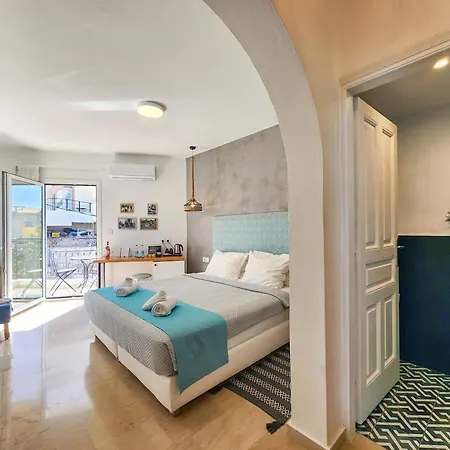 Port 7 Hotel