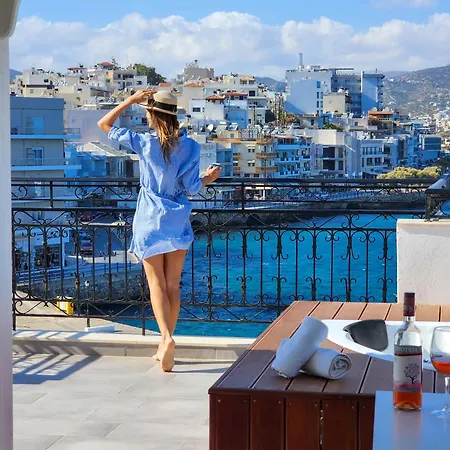 Port 7 Hotel